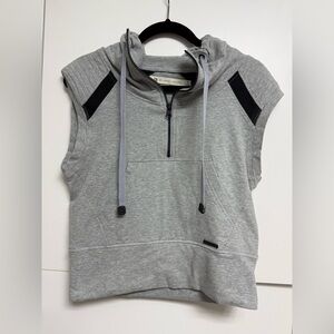 blanc noir size S  Gray and Black Sleeveless Pullover